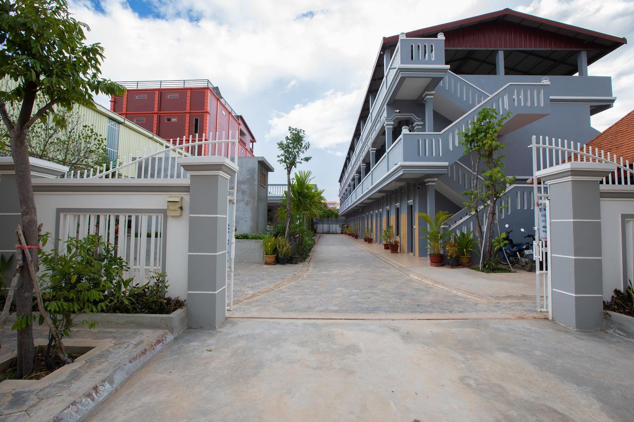 Botoum Hostel Siem Reap Bagian luar foto